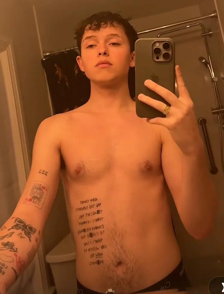 23岁美国男歌手JacobSartorius，真正的娃娃脸！出生于20