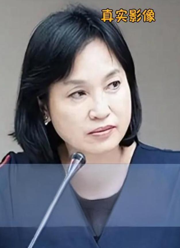 自以为是、狂妄自大。处处与自己党中央唱反调之人，谁愿意重用？近日，柯志恩落选