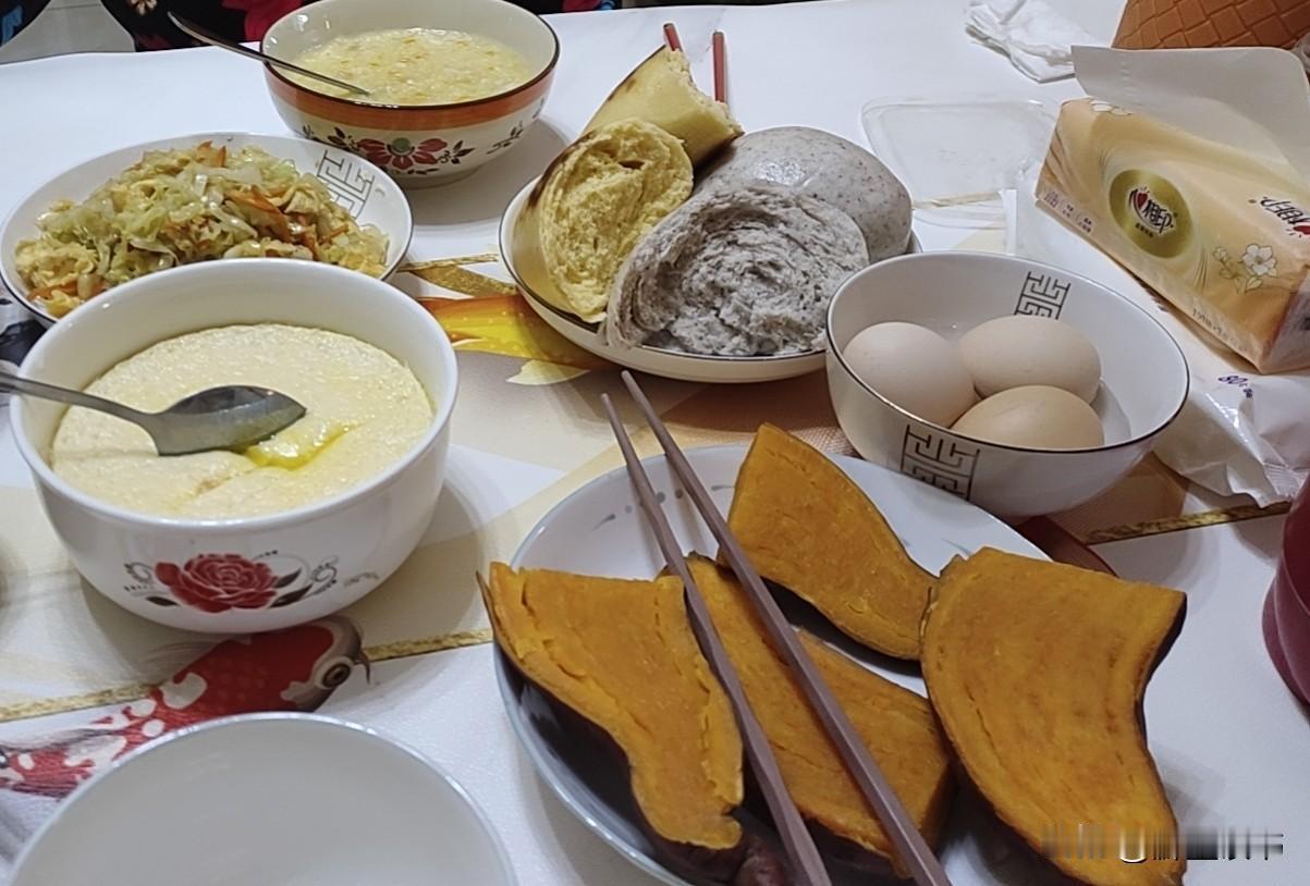 做饭炖煮万能公式1. 清汤万能公式：冷水下锅+姜片去腥+小火慢炖+少许盐收