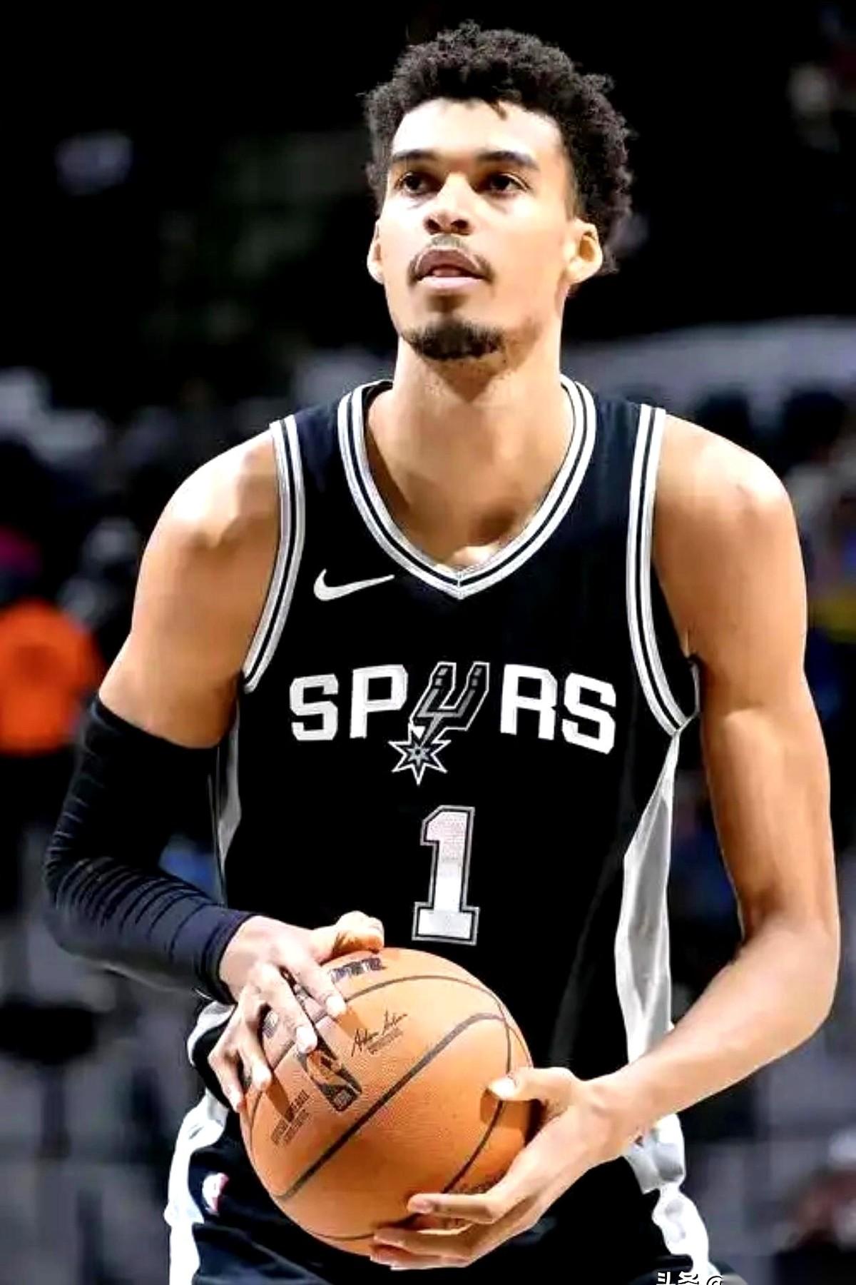 讲真，联盟这帮老家伙的时代，眼瞅着就要翻篇了。王座空出来了，底下这帮小年轻，眼