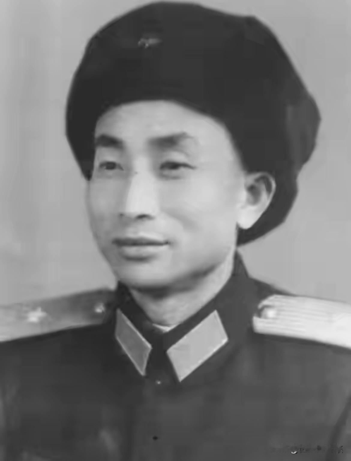 1999年9月8日，开国少将彭盛在南京逝世，享年87岁。这位江西万载儿女，14岁
