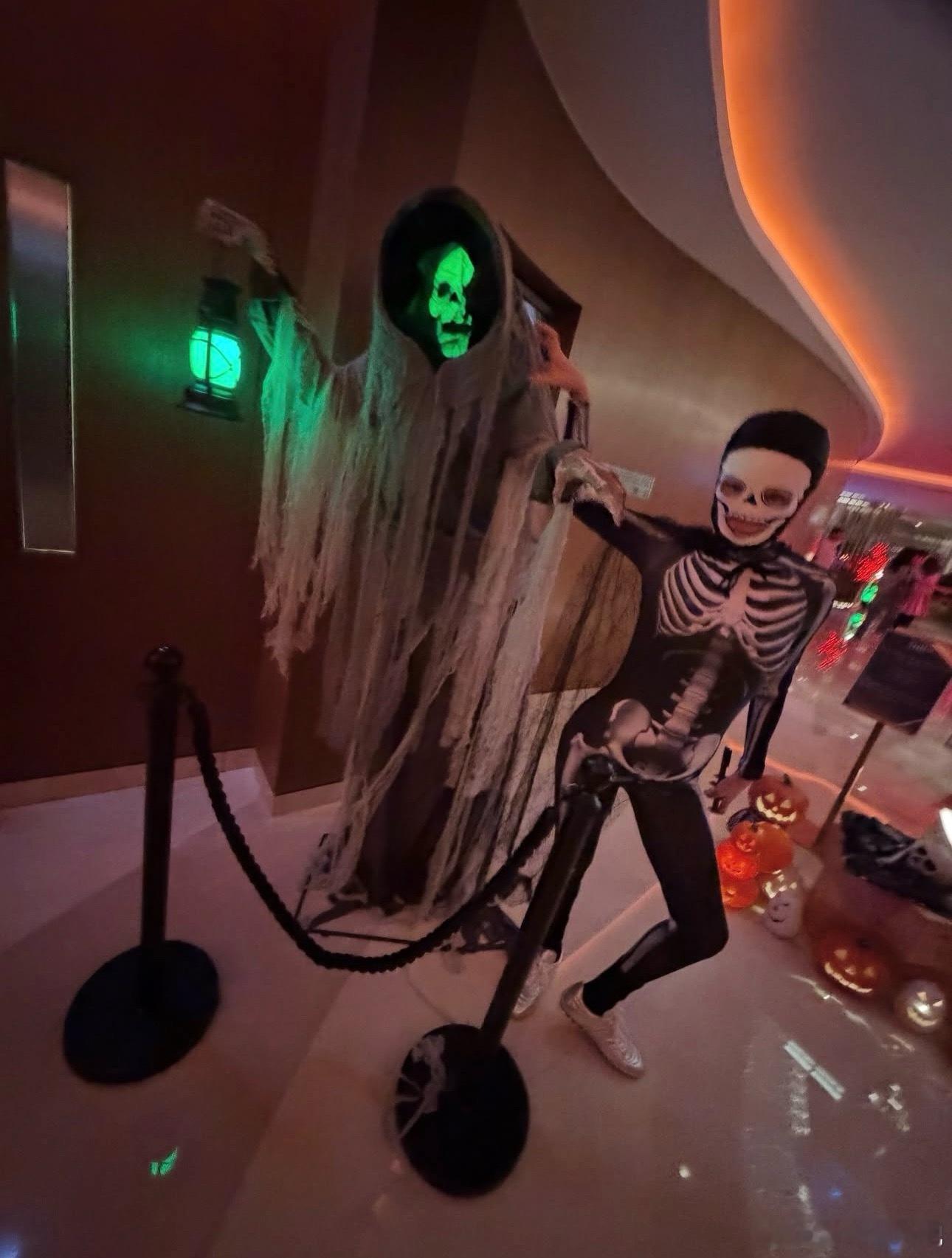 容祖儿的万圣节装扮哈哈哈哈哈搞笑女[笑着哭]​​​