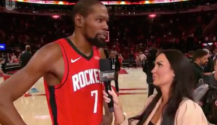 NBA常规赛，火箭击败森林狼。赛后火箭球员凯文-杜兰特接受了记者采访，杜兰特表示