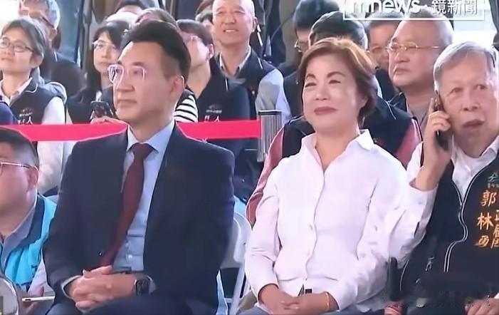 江启臣原形毕露，说解放军军演是挑衅行为，不可接受，强力谴责！反观杨椋璎，怒批绿营