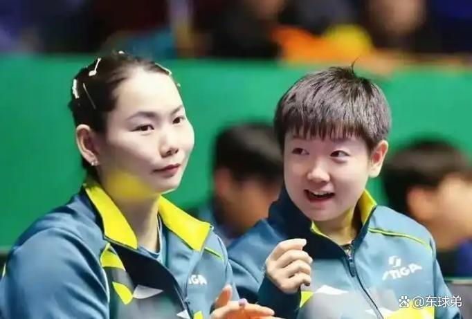 何卓佳退出了重庆冠军赛，但人还是到了重庆。她世界排名够，本可以打。但她退了，以