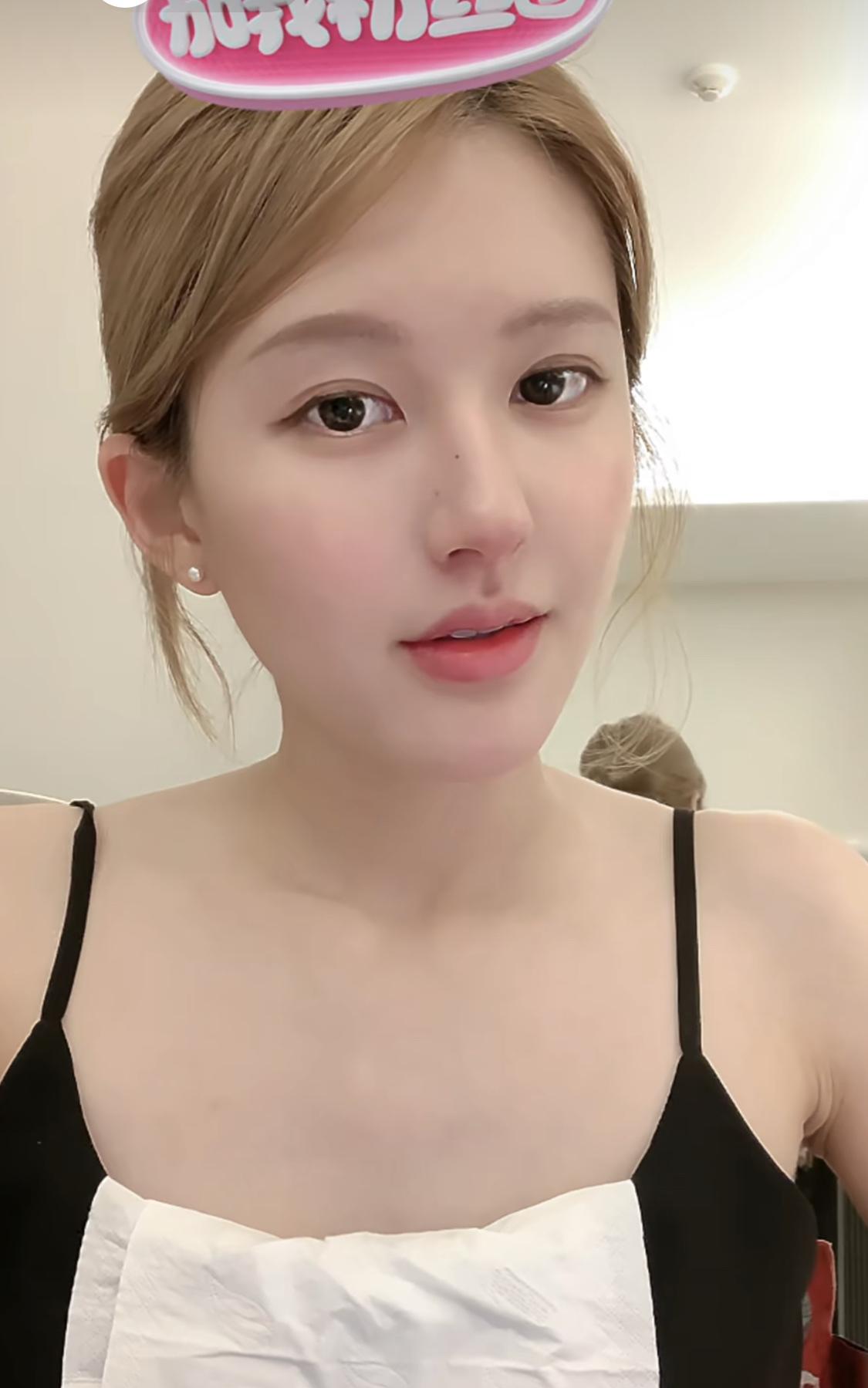 赵露思直播说：太问心无愧了，就做什么都无所谓了。作为演员要有共情能力，作为普通
