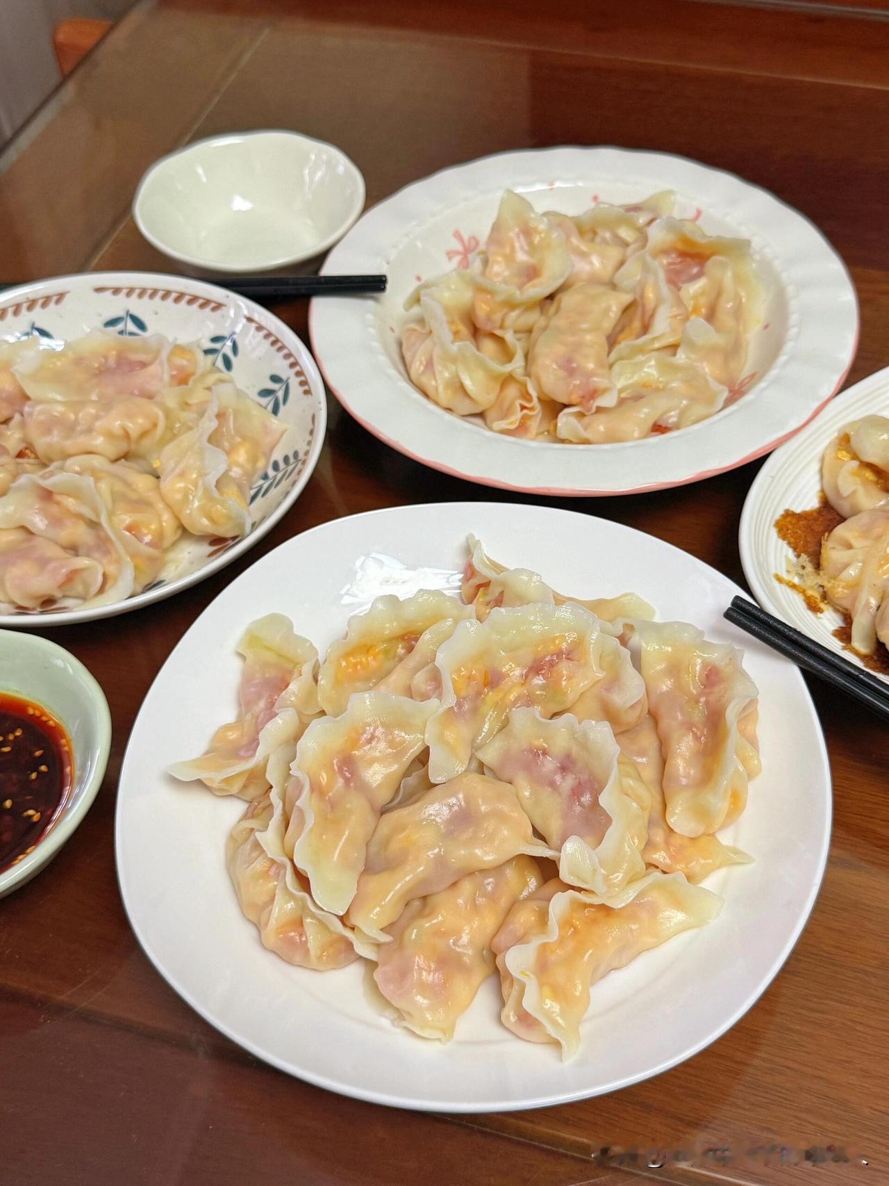 我老公每次去我爸妈家，什么都不拿，每次都是顶着个嘴，拉我就去了。两手空空，从来不