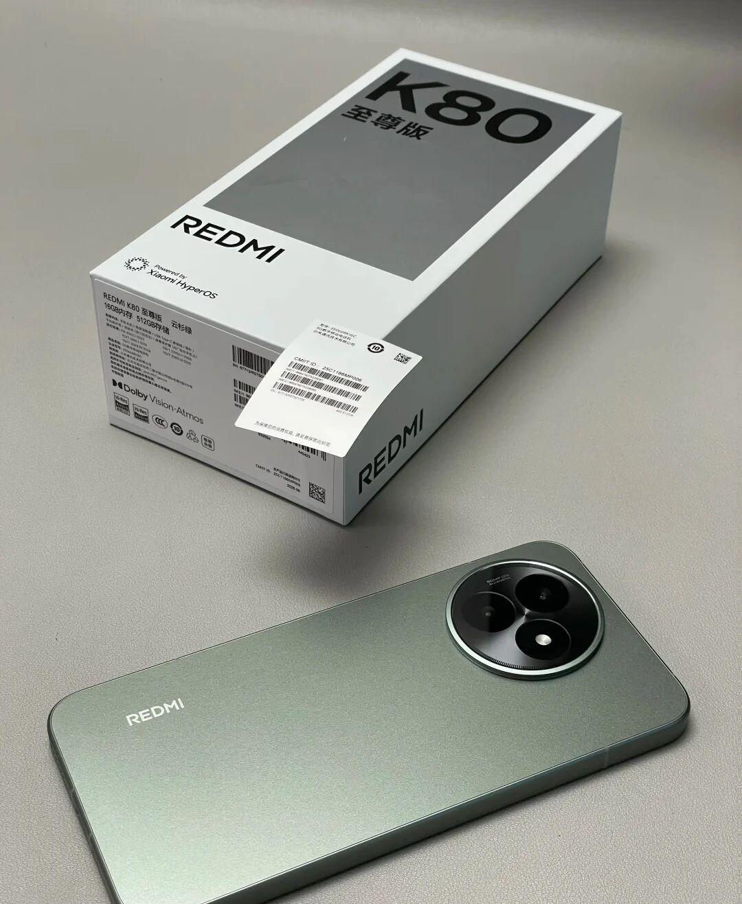 ​​2025年手机大逃杀：这3款"白菜价旗舰"让苹果三星连夜降价！​​还在被万元