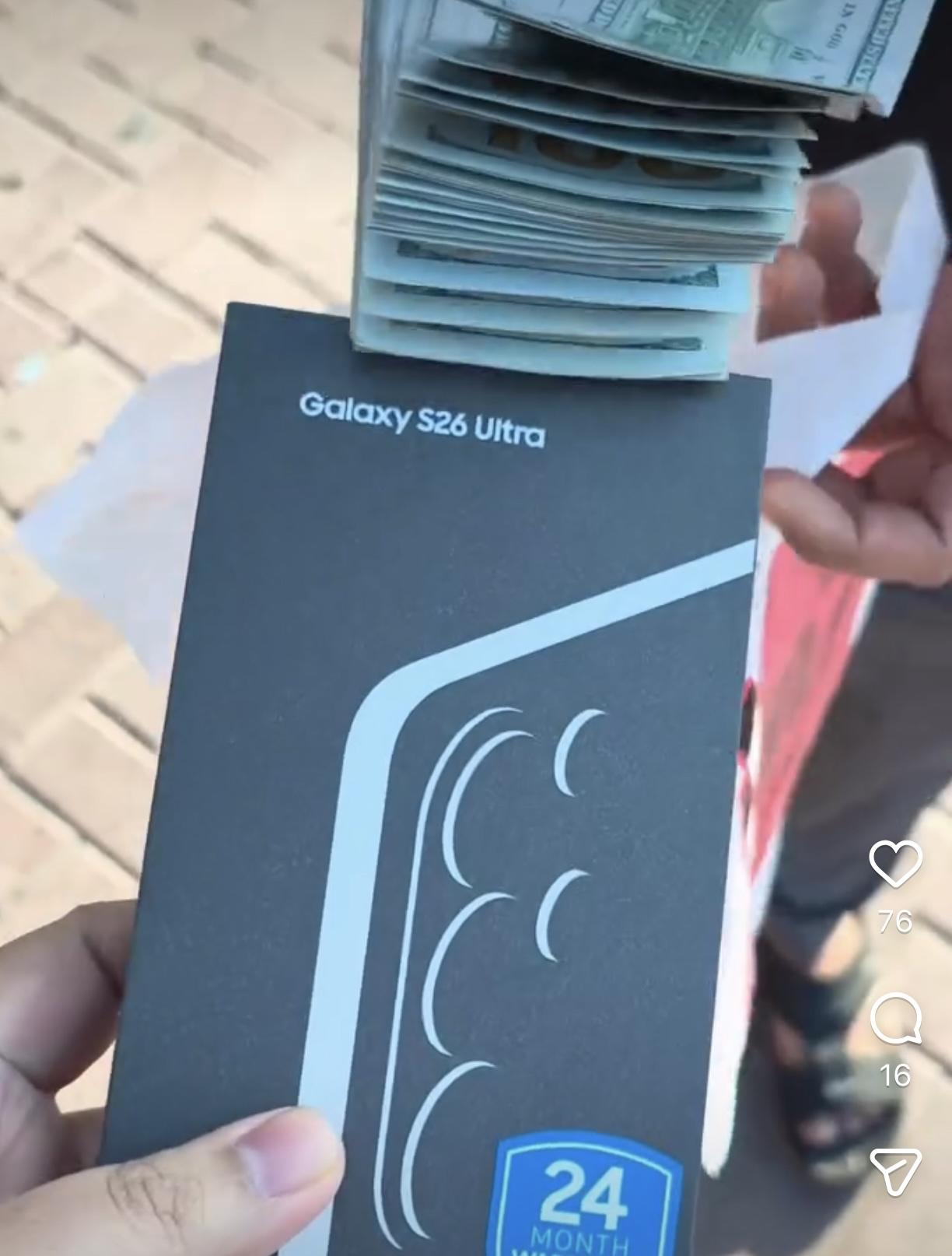 国外有博主号称已经入手三星GalaxyS26Ultra真机，据说是通过特殊渠