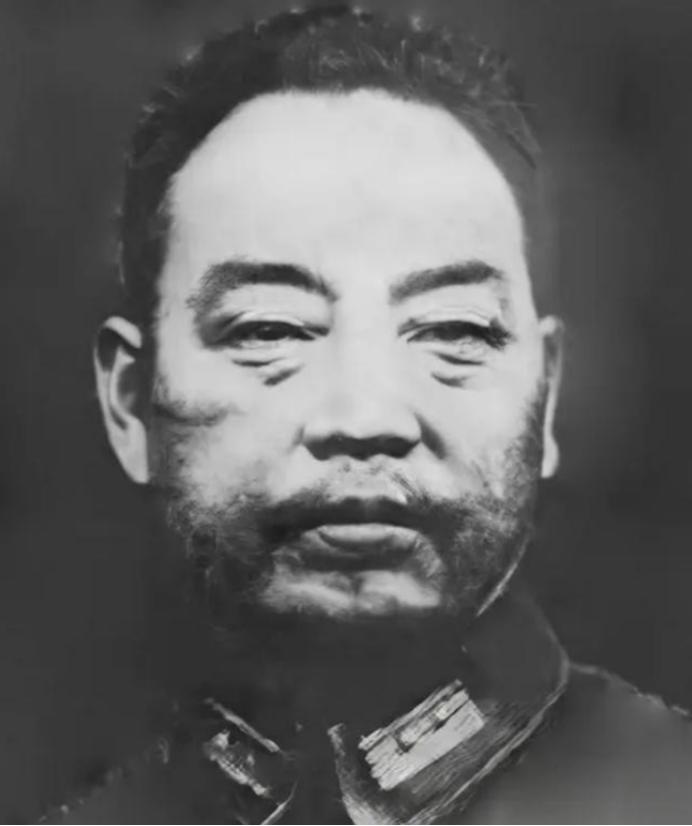 1947年8月，国民党师长李铁民下令将一百多地下党杀害，少将韩君明劝他：“老铁，
