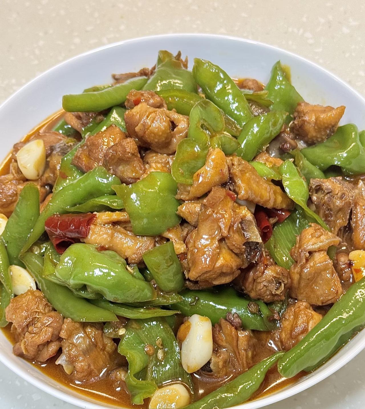 做饭时边做边清还是做完一起收拾？今天在闺蜜家做饭，我算彻底被“上了一课”！