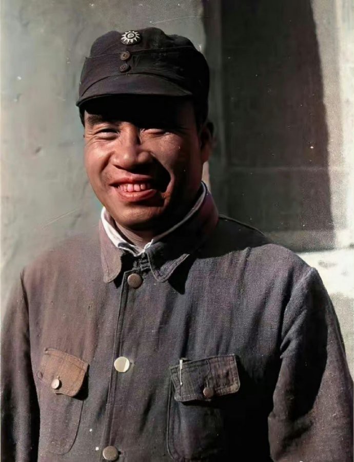 如果您有幸看到，请动动手指为我们的朱德总司令献朵花吧，缅怀先烈致敬先烈！