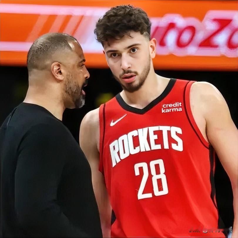 火箭打季后赛，一年要扔一个核心！在输给湖人的G2赛后，乌度卡接受采访，这次他