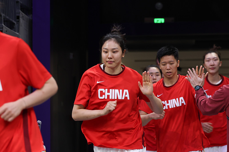 中国女篮队长陈玉婕是00后之前刷到女篮新一期集训名单，第一眼就被陈玉婕的名字戳中，翻资料才发现她居然