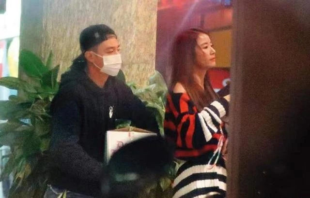 霍建华大手笔为女儿庆生，林心如打扮超用心，小海豚气质太像妈妈～​