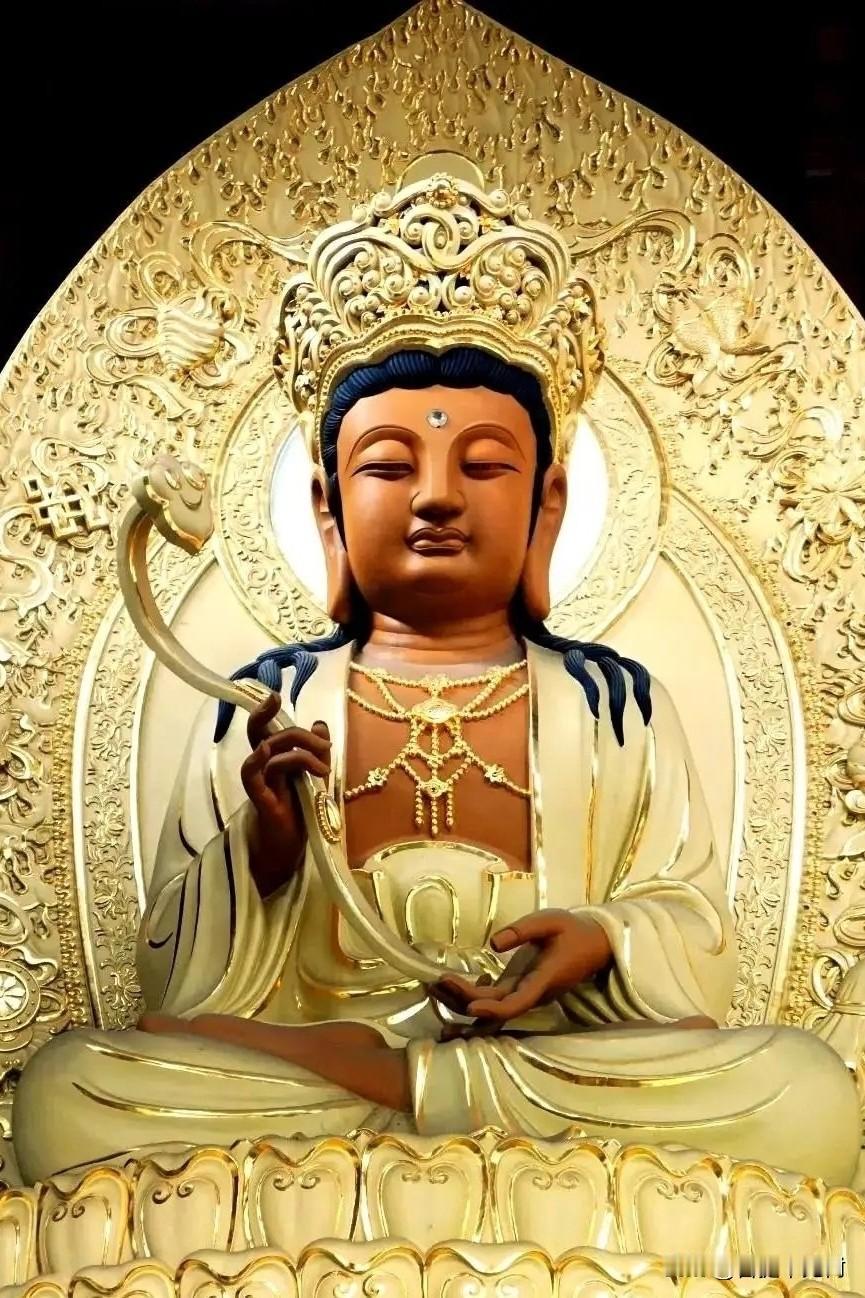 杭州灵隐寺华严三圣：见过的人都被震撼到了！谁懂啊！走进灵隐寺华严殿的那一刻