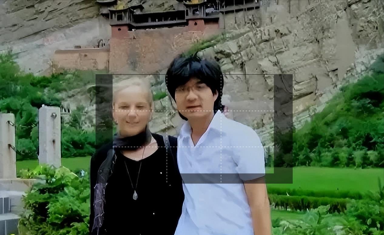 🌞2008年，28岁的北京独生子不顾家人反对，娶50岁的德国女人为妻，母亲