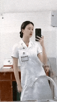 通常以这个姿势拍照的姑娘，大家都懂的…