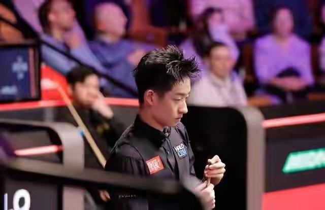 斯诺克世锦赛前三比赛日打出20杆破百。这组数据直接炸穿斯诺克圈，据世界斯诺克