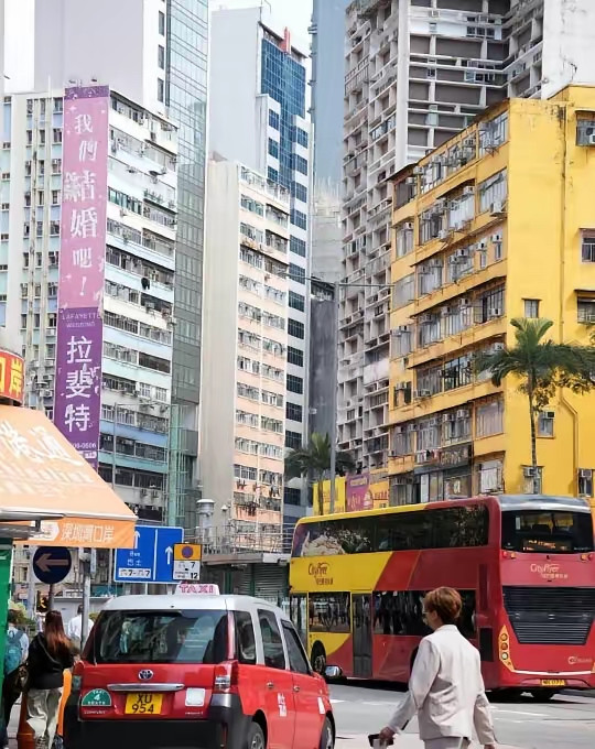 为什么有钱人都喜欢定居香港？在香港待了段时间后，突然明白了！💡对有钱人来说，香港真的是一个非常理想