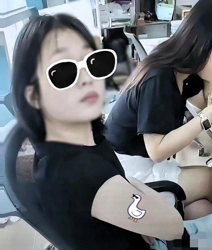 多次做出不当行为终被停职，体面工作竟败在品行二字上！那个在网上闹得沸沸扬扬的
