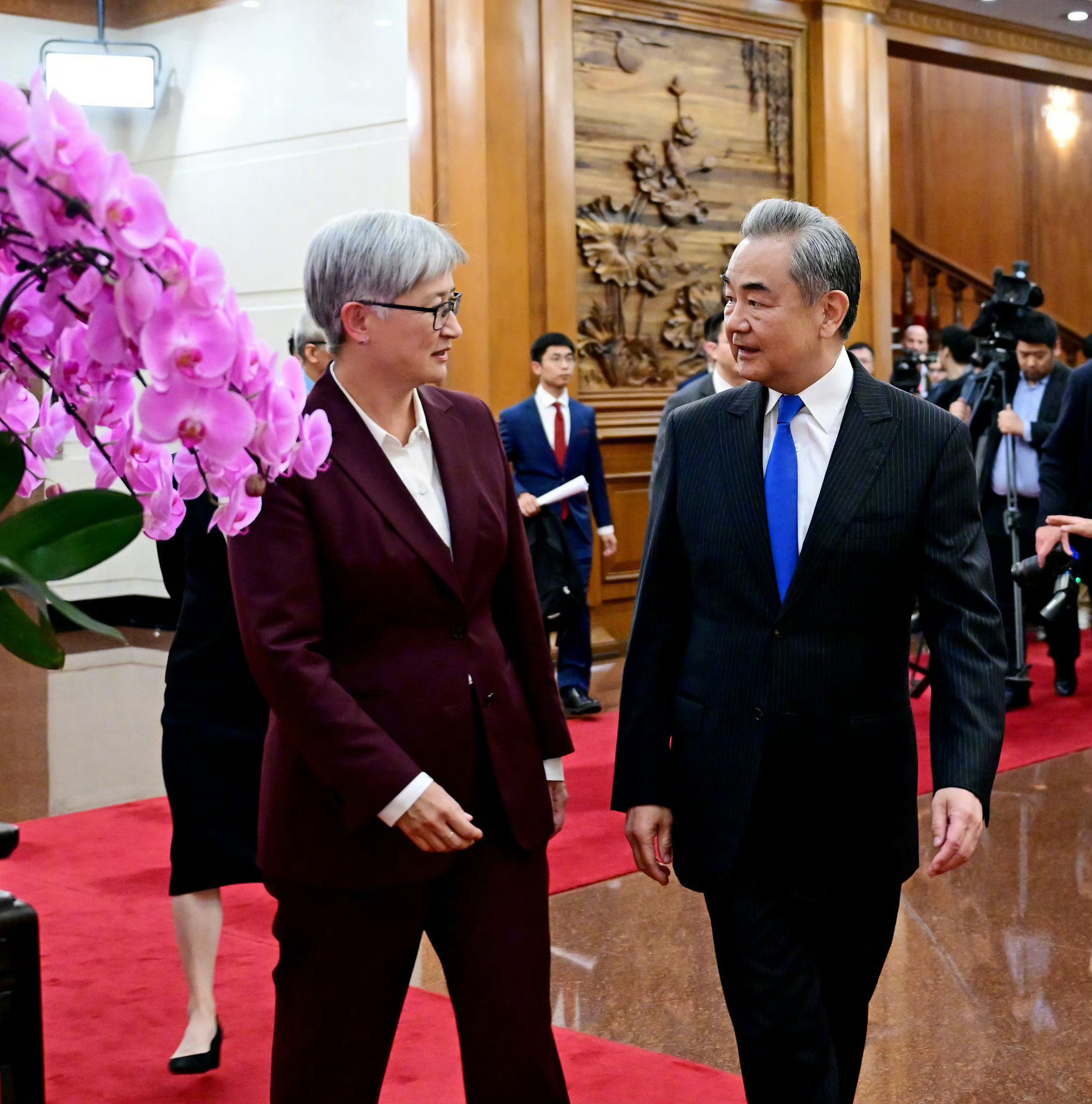 王外长与澳大利亚外长举行中澳外交与战略对话