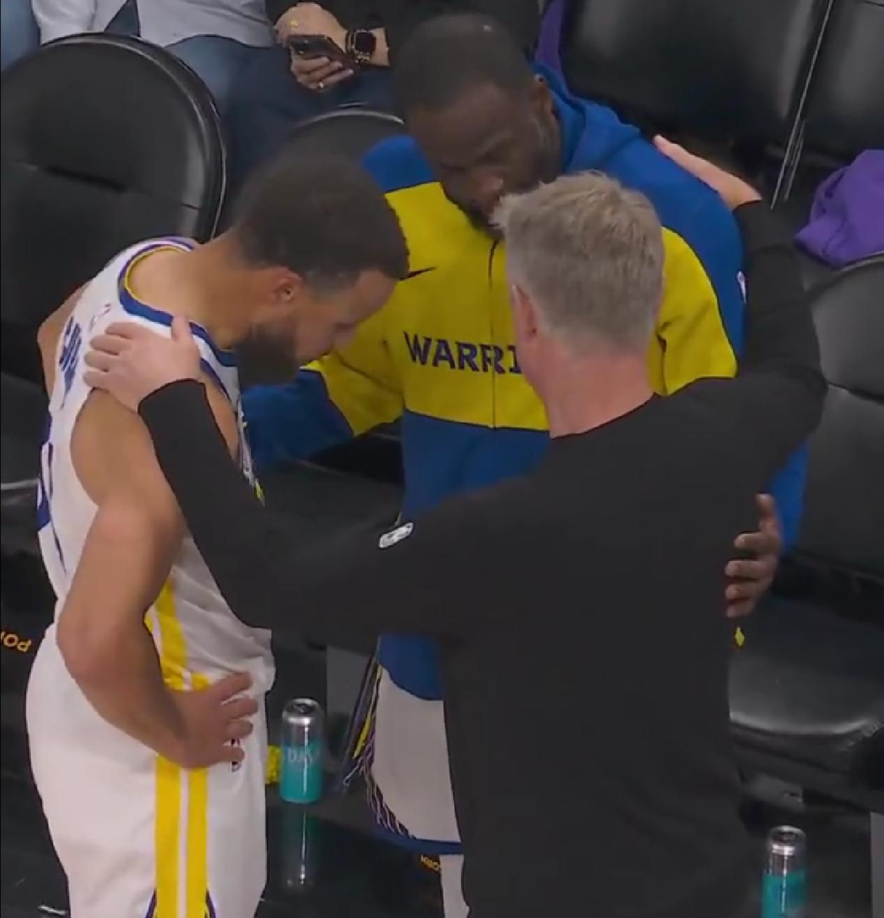 勇士主教练科尔这一幕太让人动容了吧，他对库里和格林说了什么？当比赛进行到第四