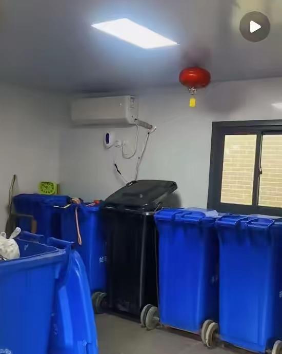 中国人在猪圈里装空调的图片和视频，被传到海外社交媒体后，法国网友彻底绷不住了。
