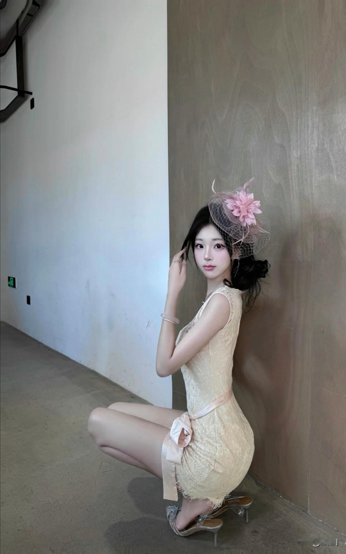 什么样的穿搭可以成为气质女神?清纯女孩，气质拉满。