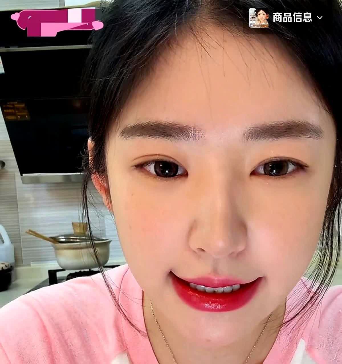 刷到黄一鸣直播片段真给我看破防了，当妈的真能豁出去啊。有人问孩子上学的事