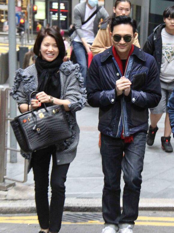 热点话题:别再说袁咏仪买包包是败家, 张智霖买