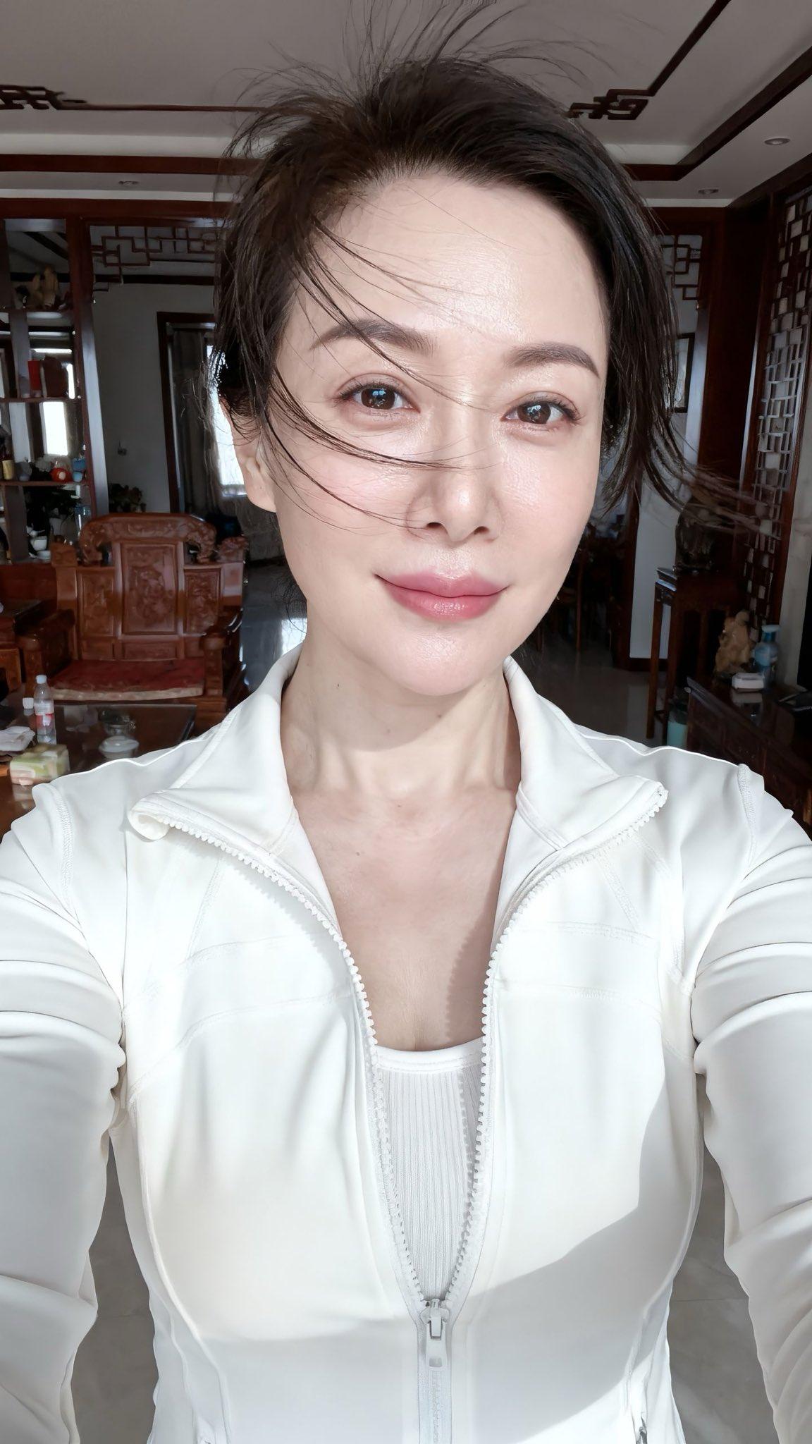 48岁，淡淡妆容下，更显阿姨姐的真实、优雅与美丽中年女性精致感熟龄女性妆容