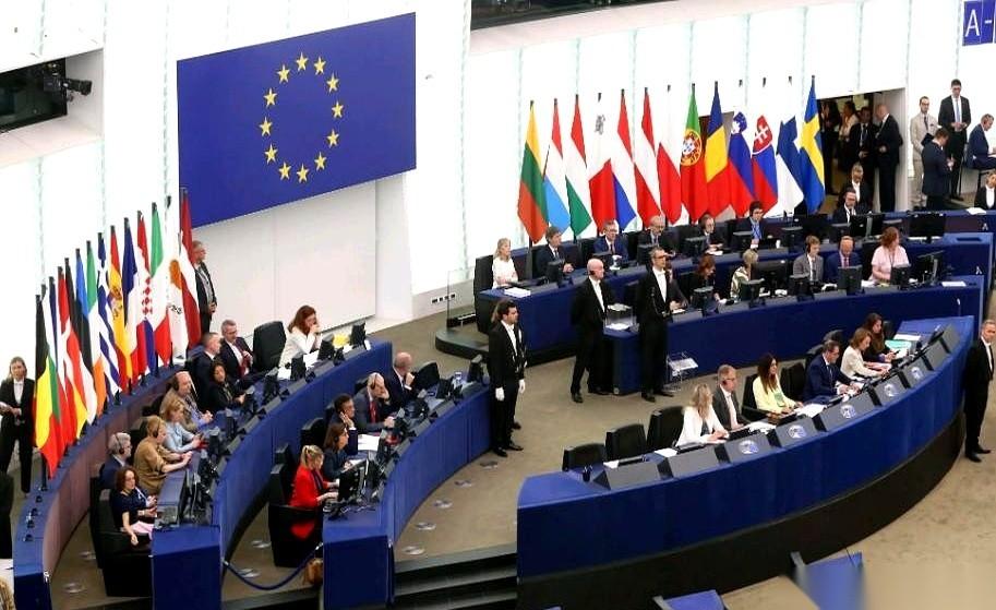 脸都不要了，直接摊牌了。昨晚，布鲁塞尔那帮人连夜出了个“紧急新规”，把储气目标