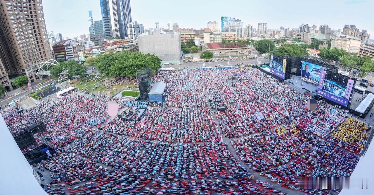 李四川4日造势活动4万人？国民党新北市长候选人李四川昨天（4日）举行了第二场
