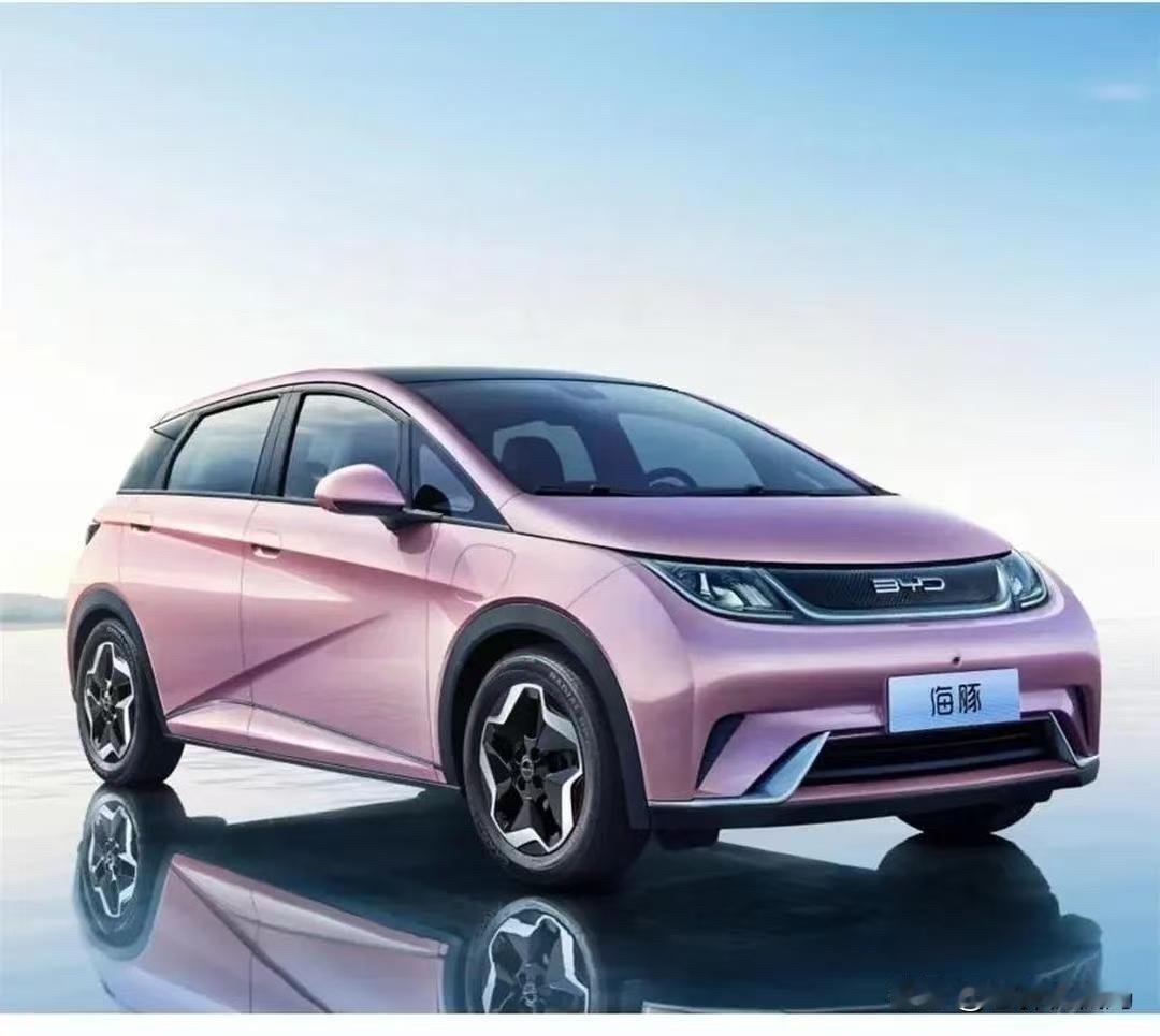 你说它纯电版卖的好好的，出个插混是锦上添花还是画蛇添足？比亚迪新年的动作确实不