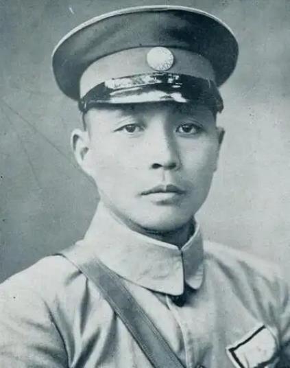 1938年6月，国民党上将钱大钧，走进军统湖北站，当着一众人特务的面，拔枪击毙了