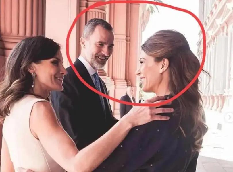 不惧“绯闻”，莱后与费利佩，感情依旧甜如蜜！这两年的西班牙王室，也不太平！前