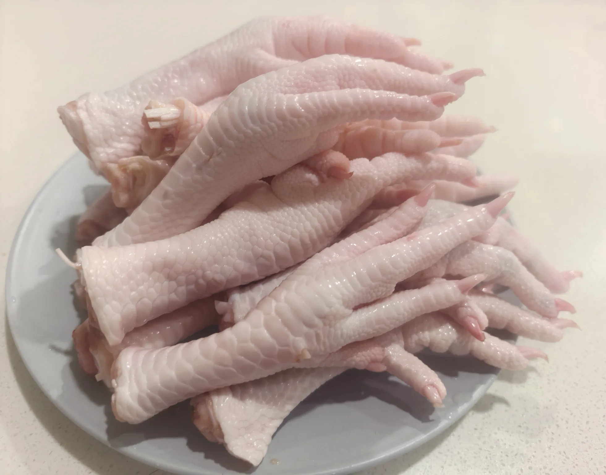 近十年来澳大利亚悉尼的物价上涨了很多，从鸡爪子涨价的案例就知晓一二了。记得第一次