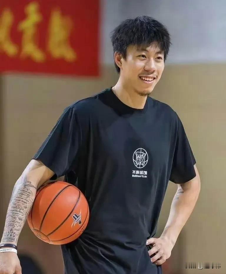 重磅消息！张镇麟离开辽宁男篮，加盟上海男篮，属实是没想到！此前一直有消息说张