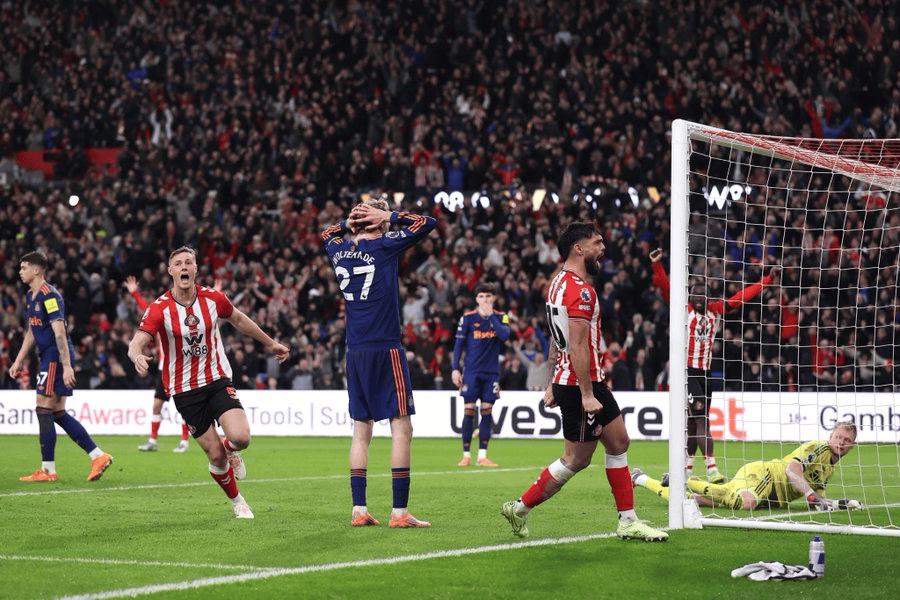 还没踢完呢! 本轮乌龙球已达4粒, 创近20年英超历史第二高