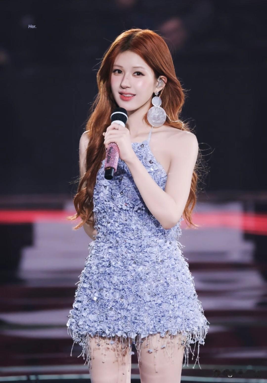 赵露思成都生日会，她是带着真诚来的，联系附近酒店统一价格，防止溢价，观演包接送。