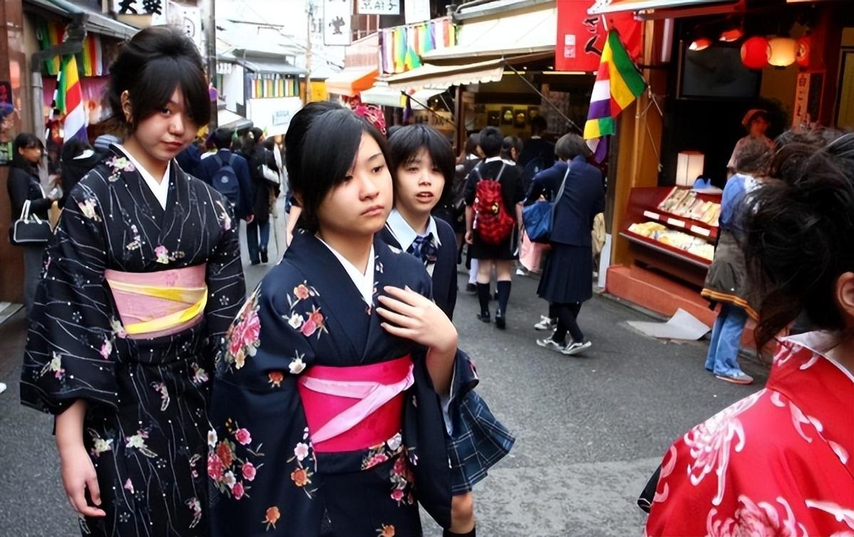 上海藏着五万日本人：不旅游只扎根！一旦开战，后果不堪设想 说白了，上海藏着的