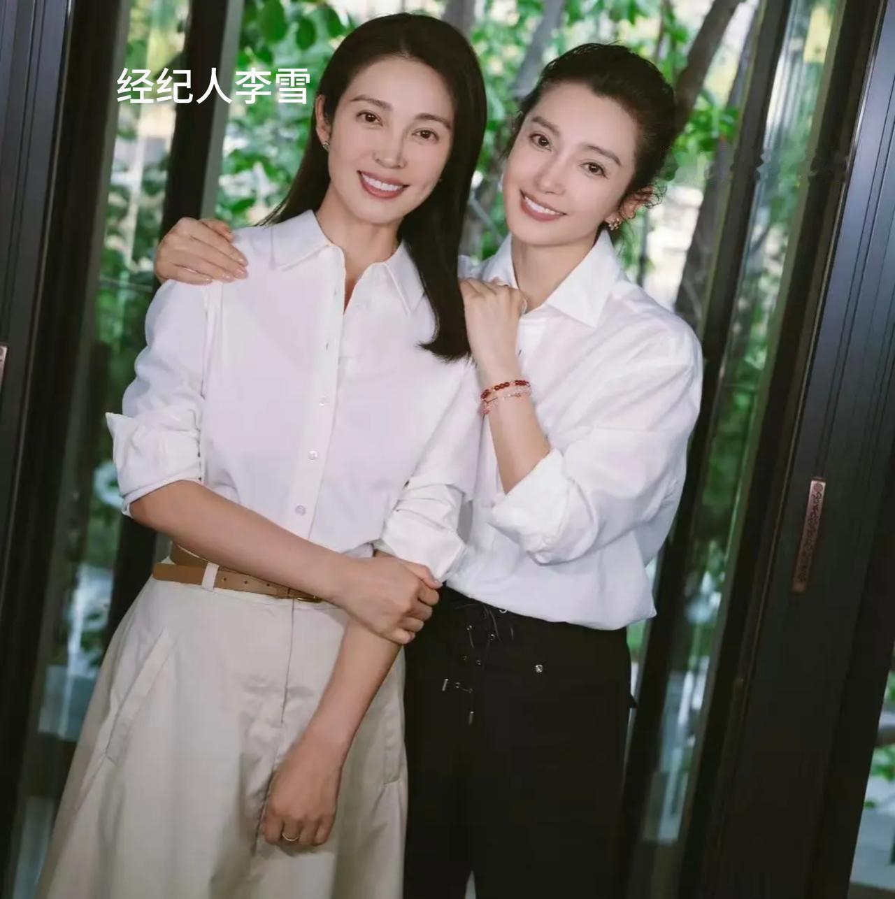 娱乐圈两对宝藏至亲！李冰冰和李雪，姐妹同心，一个台前绽放，一个幕后护航；姜文