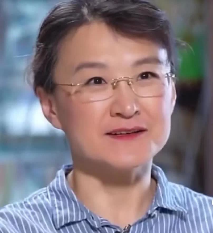 根据董倩的描述，这场采访很有可能就是多哈回北京后的一两天拍的，她跟大头见