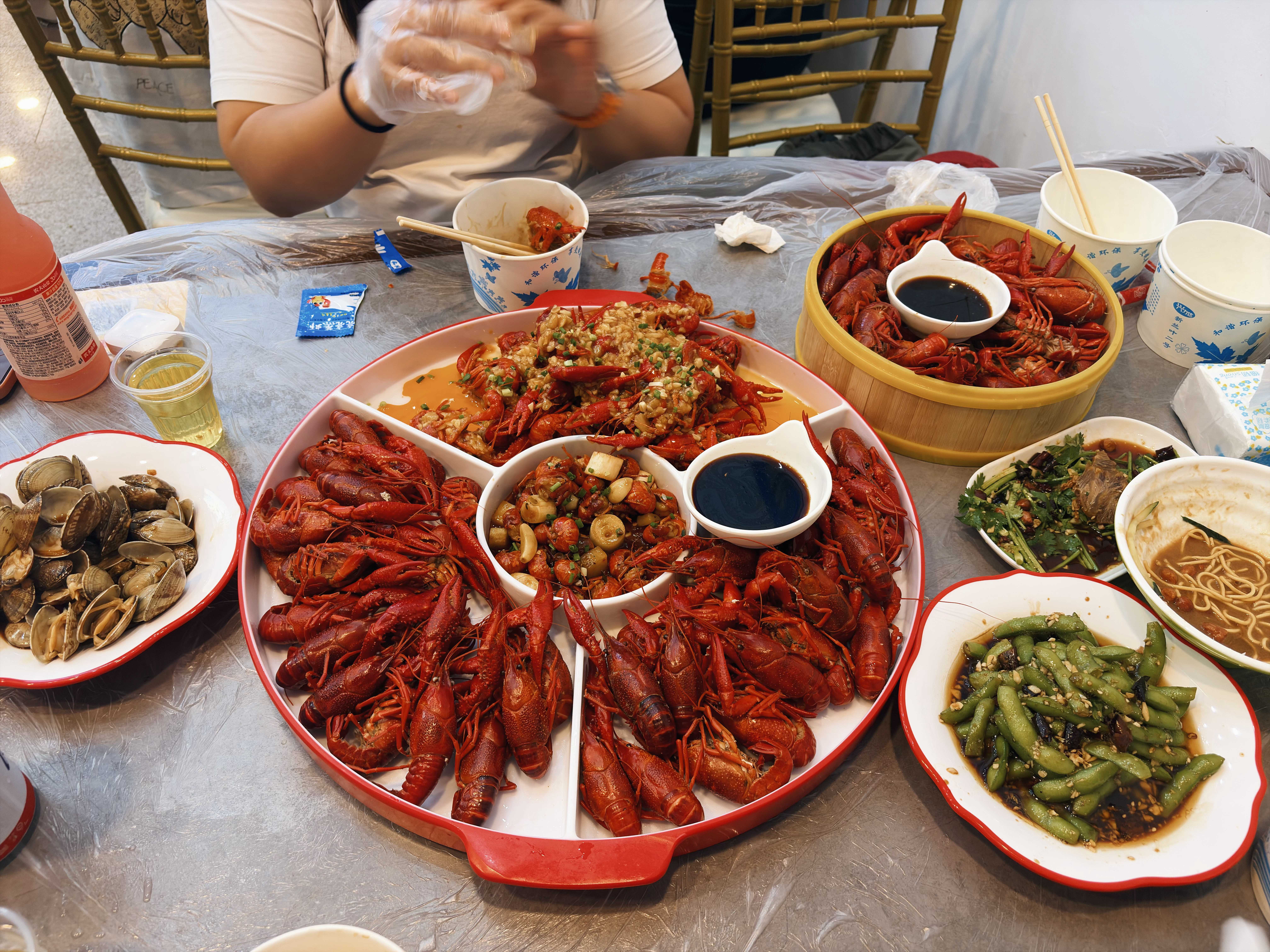 一盆小龙虾🦞吃下去，笑开了花。