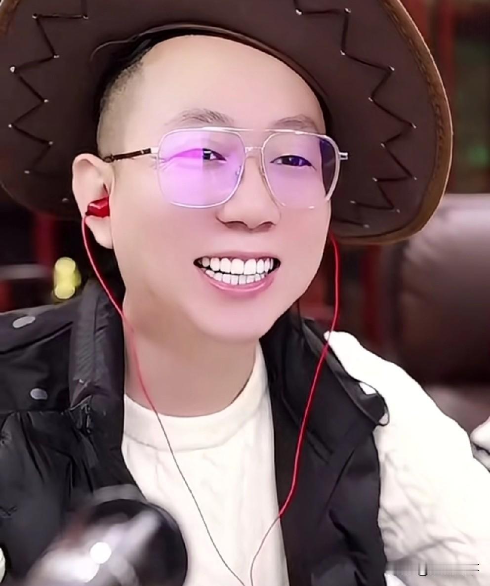 王小源与ks官方博弈完胜，“看心情”回归！ 凌晨王小源打游戏