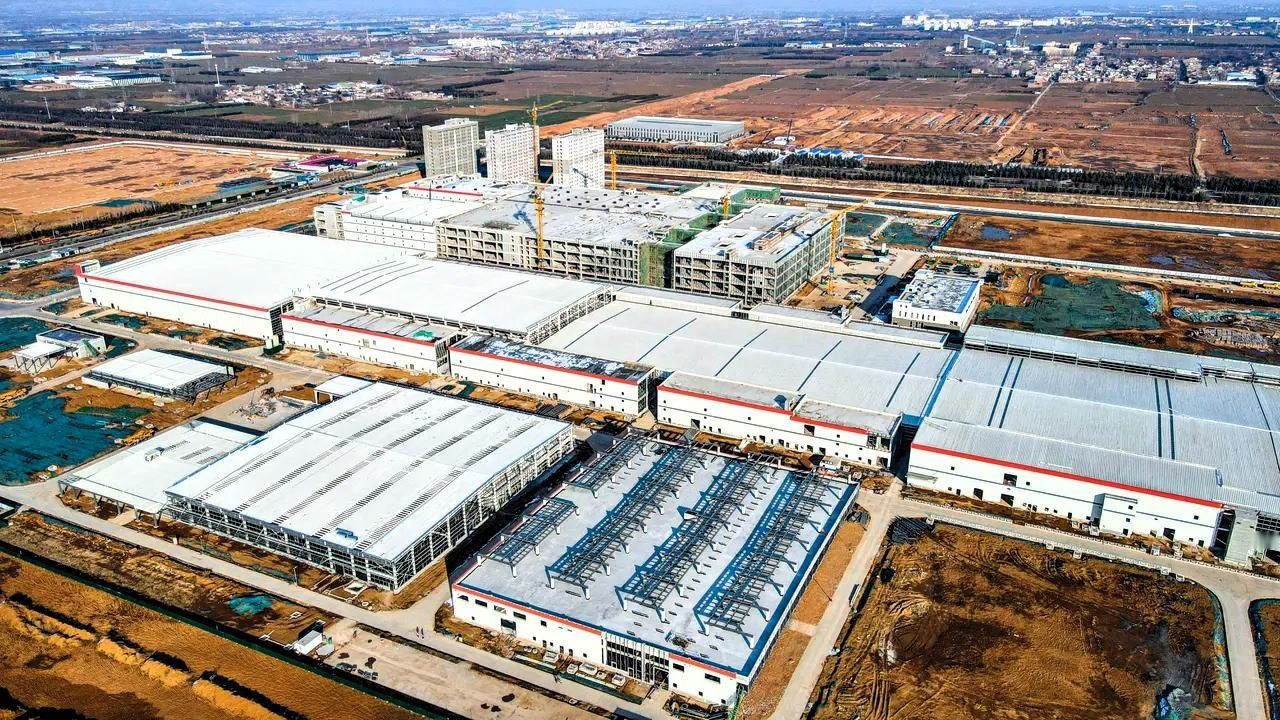 江凌卸任引洛阳市民不舍！280亿宁德时代+278亿石化项目加持，文旅更是全国标杆