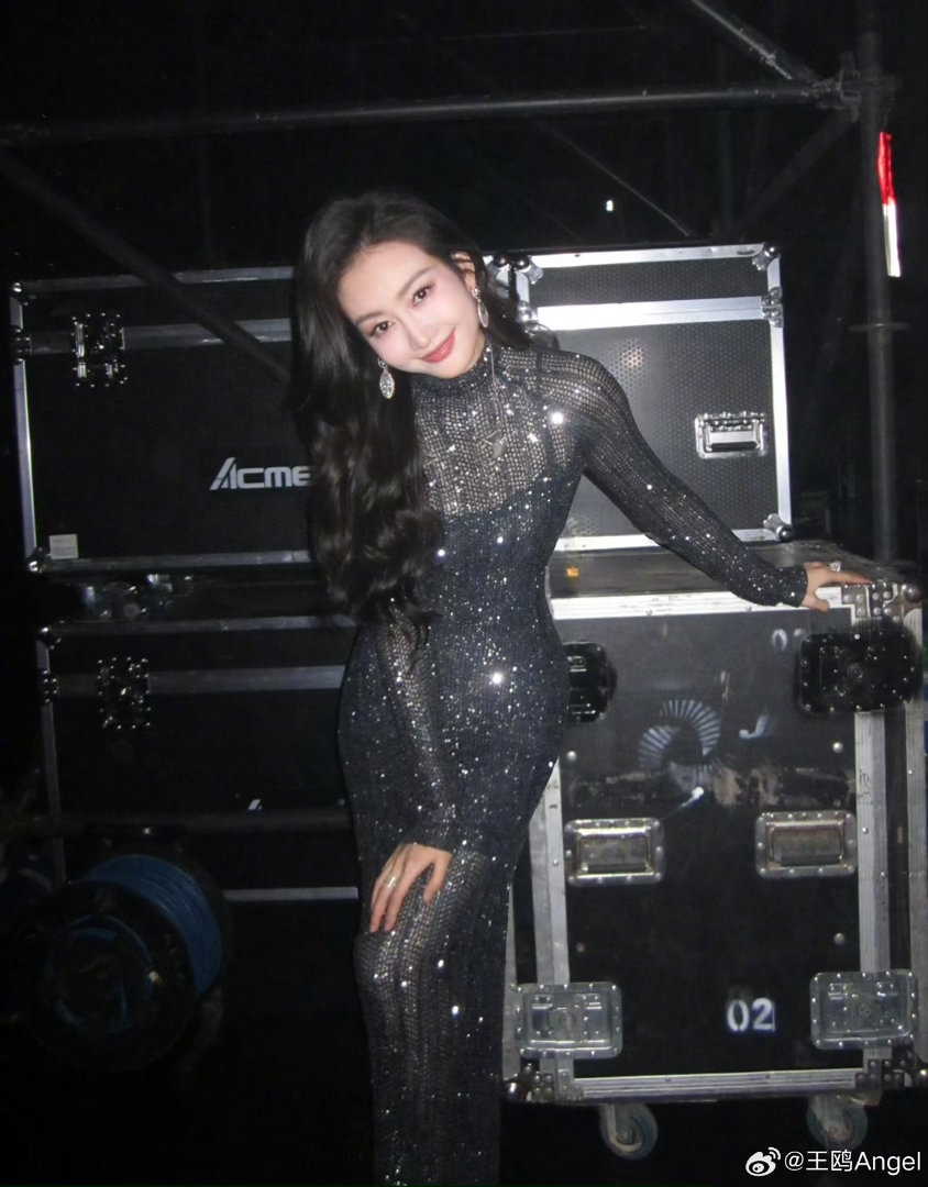 王鸥和张天爱是邻居原来王鸥和张天爱是邻居啊！漂亮姐姐们友谊长存