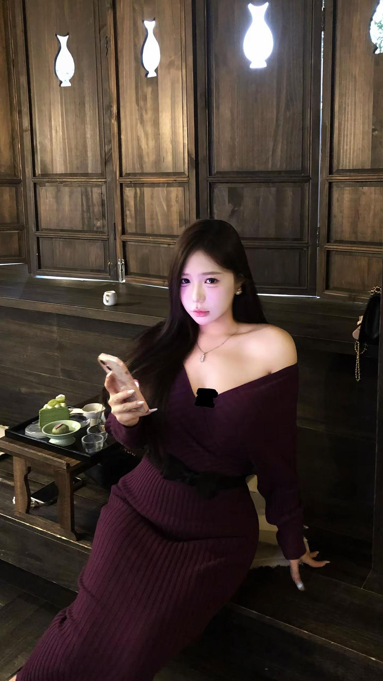 许嵩说得没错紫色果然有韵味