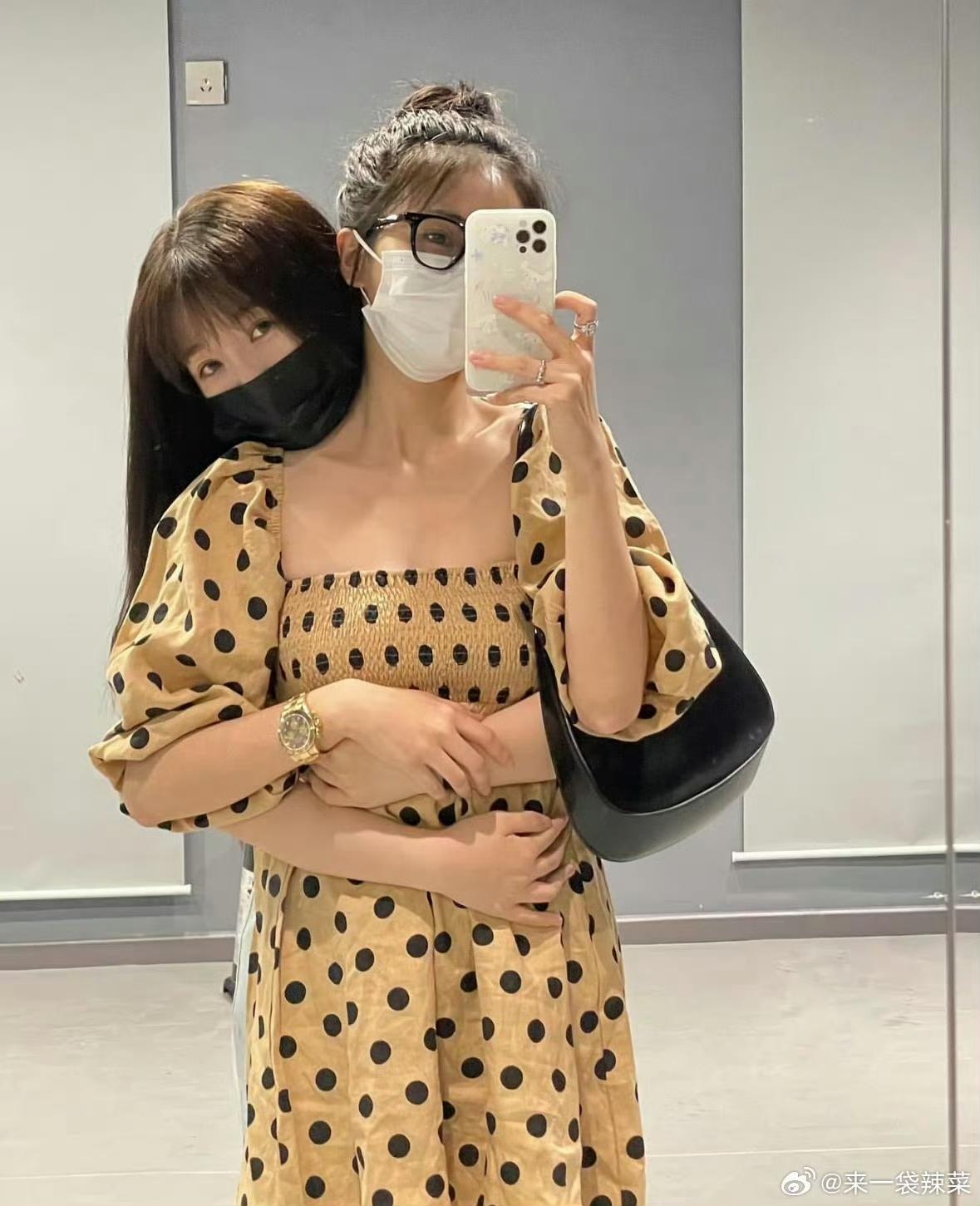 内娱又来新瓜！网传白鹿和虞书欣已经闹掰绝交，之前明明互动亲密、关系看着超铁，如今